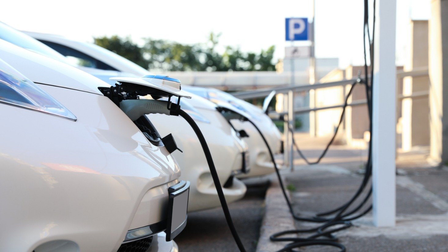 The Practical Differences Between Level 1 And Level 2 Ev Chargers The Practical Differences Between Level 1 And Level 2 Ev Chargers